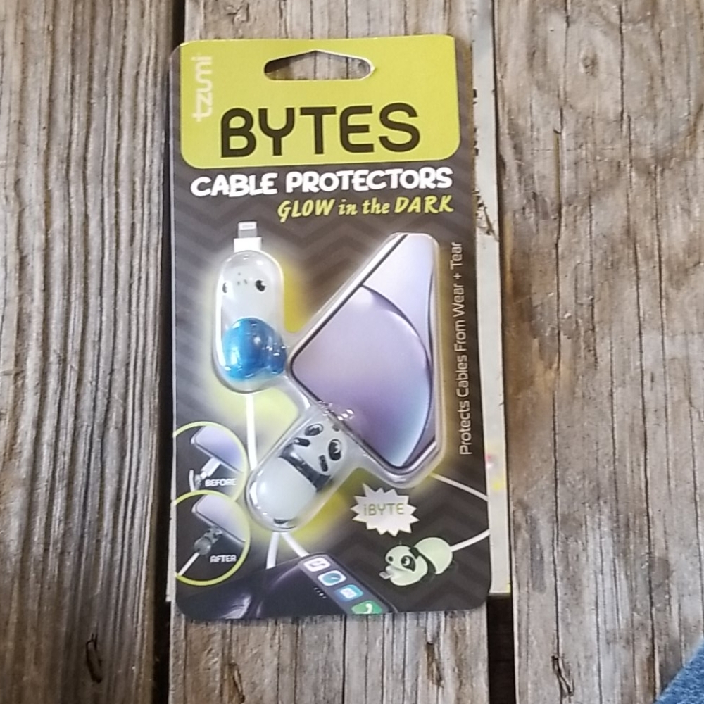 Tzumi Bytes Cable Protector Glow-In-The-Dark Panda